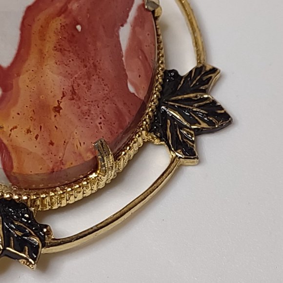 Vintage Oval Shaped Metal And Stone Brooch With Leaves - Picture 4 of 16